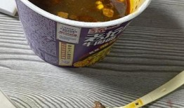 315爆料老坛酸菜视频,老坛酸菜背后真相，食品安全再引关注